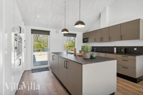 Die Küche in dem Luxusferienhaus Nr. 612 ist so gut ausgestattet, dass man problemlos Mahlzeiten für 24 Personen zubereiten kann.