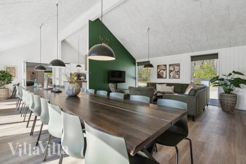 Aufenthaltsraum mit Platz für 24 im Luxusferienhaus Nr. 612.