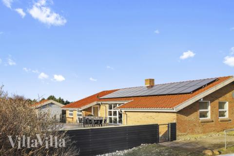 Dieses schöne Poolhaus Nr. 613 mit Platz für 8 Personen liegt in Westjütland