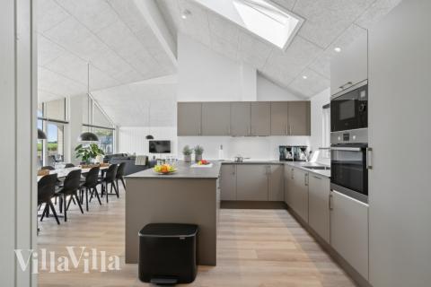 Die Küche in dem Luxusferienhaus Nr. 614 ist so gut ausgestattet, dass man problemlos Mahlzeiten für 16 Personen zubereiten kann.