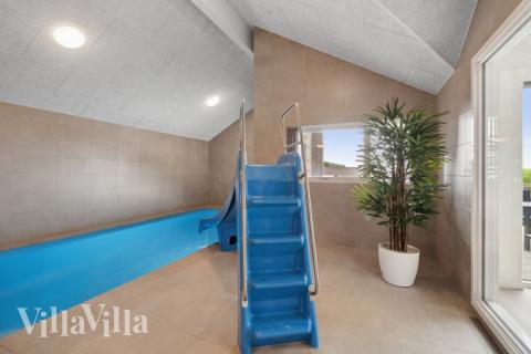 Der schicke Pool im Luxusferienhaus Nr. 614 für 16 Personen