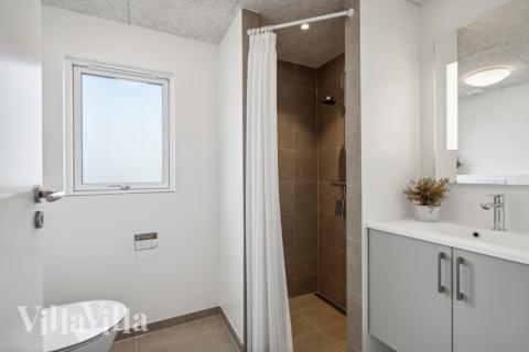 Eines der Badezimmer im Luxusferienhaus Nr. 617