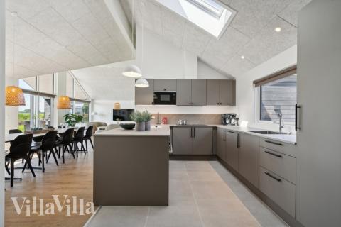 Die Küche in dem Luxusferienhaus Nr. 618 ist so gut ausgestattet, dass man problemlos Mahlzeiten für 16 Personen zubereiten kann.