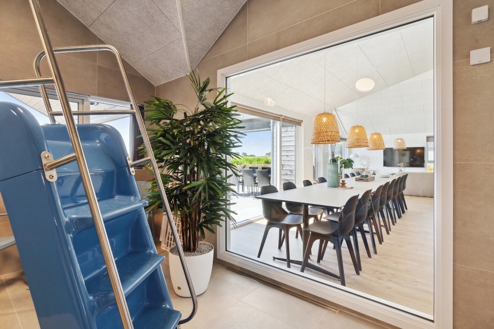 Der schicke Pool im Luxusferienhaus Nr. 618 für 16 Personen
