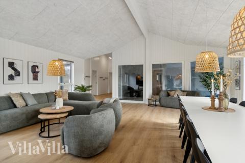 Die Couchecke im Luxusferienhaus Nr. 619 in Nordjütland.