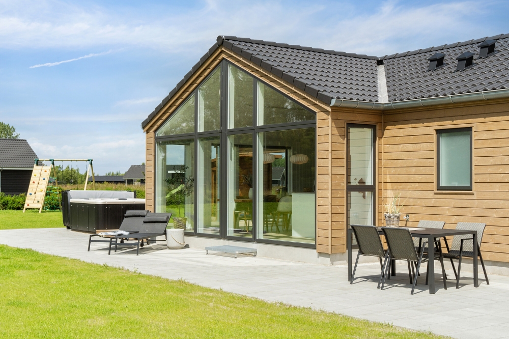 Das Luxusferienhaus Nr. 620 hat eine tolle Terrasse, die mit hochwertigen Gartenmöbeln für 12 Personen ausgestattet ist.