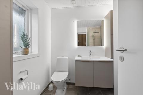 Im Luxusferienhaus Nr. 623 für 15 Personen gibt es Bad mit Dusche.