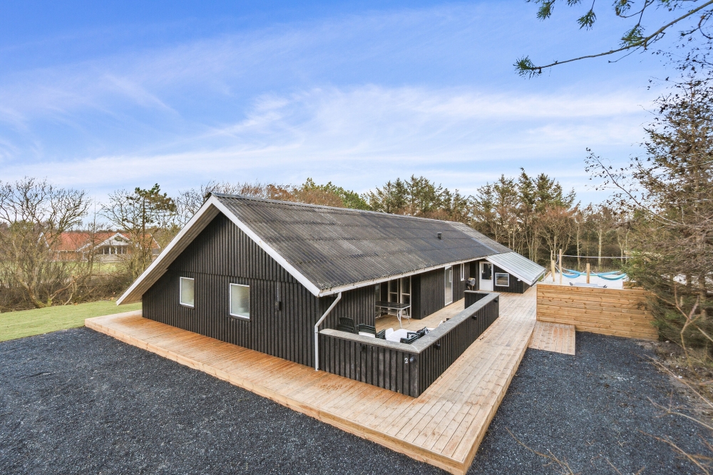 Dieses schöne Poolhaus Nr. 623 mit Platz für 15 Personen liegt in Westjütland