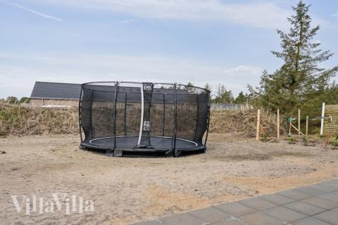 Zu dem attraktiven Ferienhaus Nr. 624 in Südjütland gehört auch ein tolles Angebot im Außenbereich, z. B. Spieleturm und Schaukeln