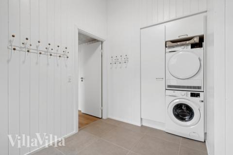 Der geräumige Eingangsbereich im Luxusferienhaus Nr. 627 in Westjütland