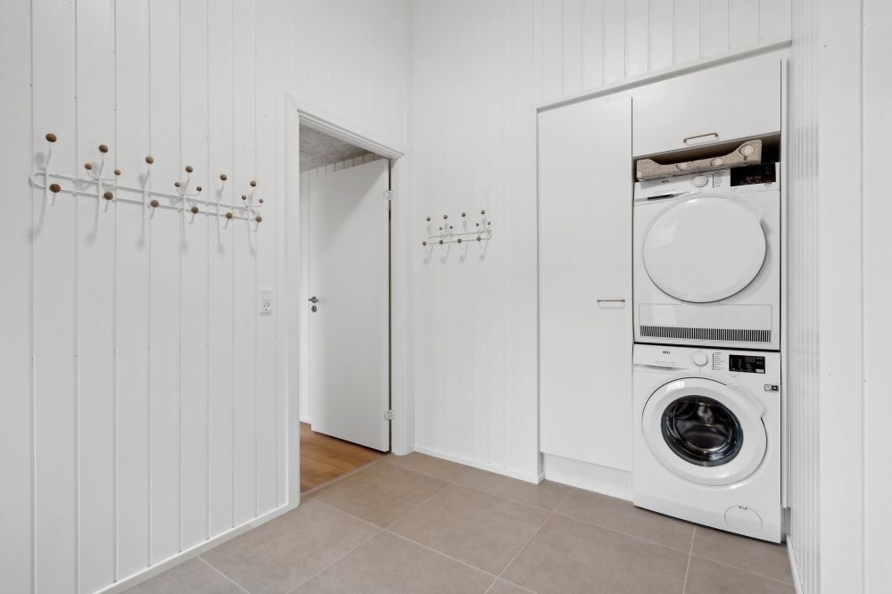 Der geräumige Eingangsbereich im Luxusferienhaus Nr. 627 in Westjütland