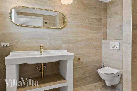 Eines der Badezimmer im Luxusferienhaus Nr. 629