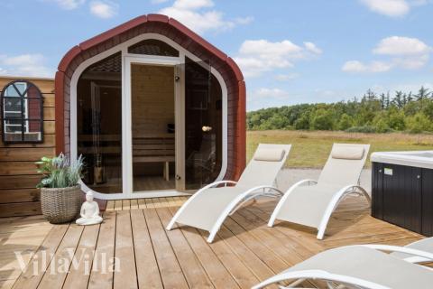 Genießen Sie die heiße Sauna im Luxusferienhaus Nr. 629 für 20 Personen