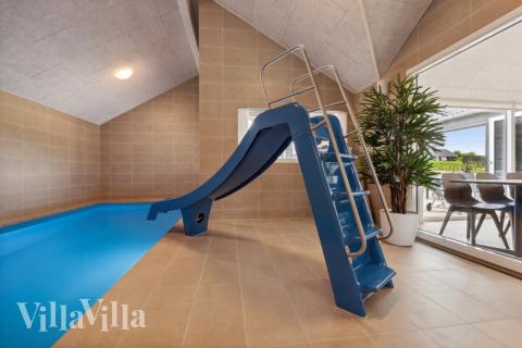 Der schicke Pool im Luxusferienhaus Nr. 631 für 18 Personen