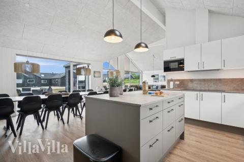 Gut ausgestattete Küche im Luxusferienhaus Nr. 632 in Südjütland.