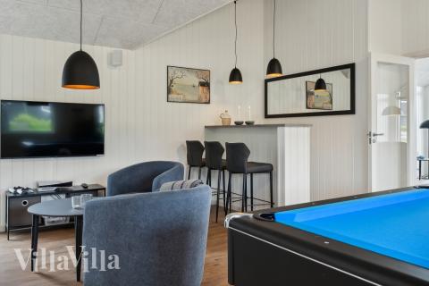 Das Luxusferienhaus 632 für 18 Personen hat einen großen Aktivitätsraum mit u. a. Billard und Darts
