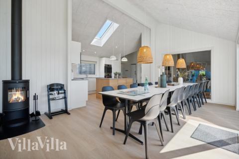 Aufenthaltsraum mit Platz für 18 im Luxusferienhaus Nr. 633.