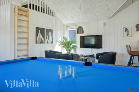 Aktivitätsraum im Luxusferienhaus Nr. 633 mit 7 Schlafzimmern und Platz für 18 Gäste.