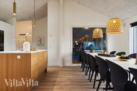 Aufenthaltsraum mit Platz für 18 im Luxusferienhaus Nr. 634.