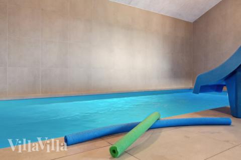 Der schicke Pool im Luxusferienhaus Nr. 634 für 18 Personen