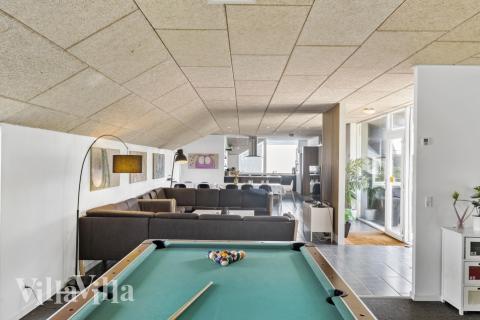 Das Luxusferienhaus 637 für 24 Personen hat einen großen Aktivitätsraum mit u. a. Billard und Darts