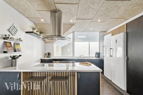 Gut ausgestattete Küche im Luxusferienhaus Nr. 637 in Nordjütland.