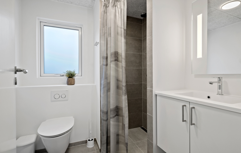 Eines der Badezimmer im Luxusferienhaus Nr. 638