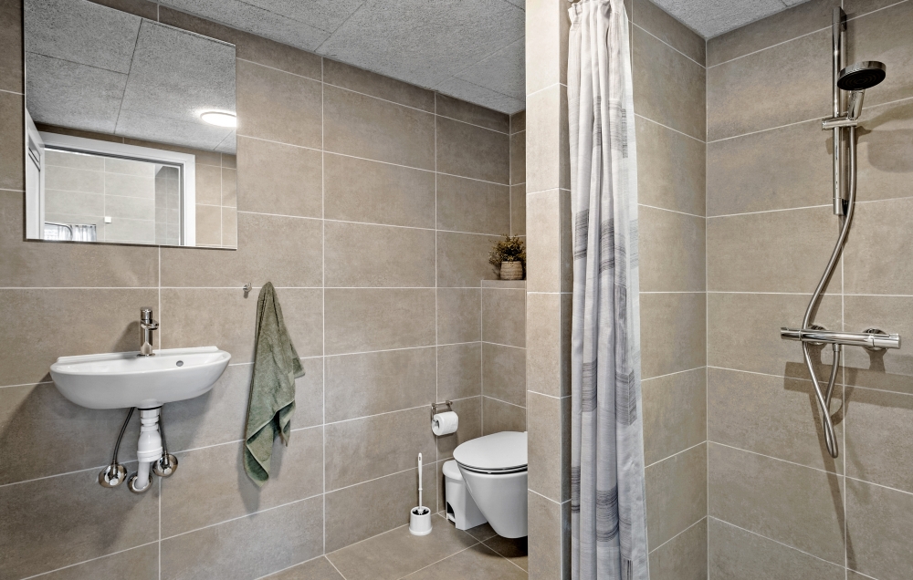 Im Luxusferienhaus Nr. 638 für 16 Personen gibt es Bad mit Dusche.