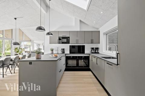 Die Küche in dem Luxusferienhaus Nr. 638 ist so gut ausgestattet, dass man problemlos Mahlzeiten für 16 Personen zubereiten kann.