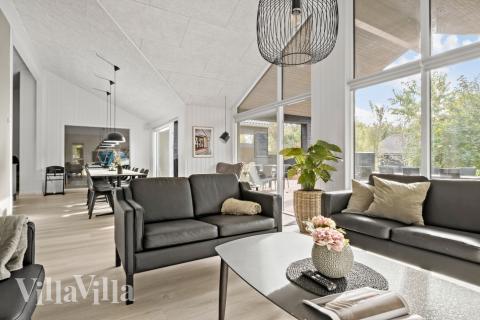 Die Couchecke im Luxusferienhaus Nr. 638 in Nordseeland.