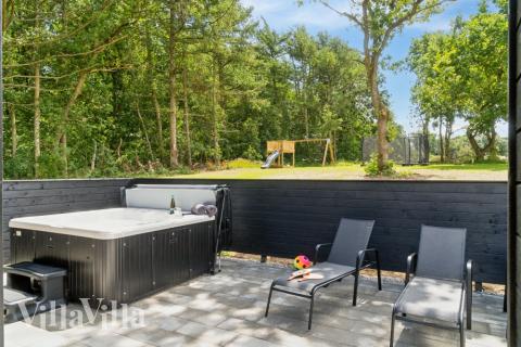 Das Luxusferienhaus Nr. 640 hat eine tolle Terrasse, die mit hochwertigen Gartenmöbeln für 14 Personen ausgestattet ist.