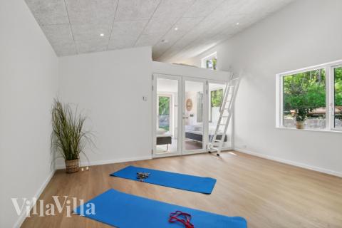 Neben den vielen schönen Stunden, die man im Poolbereich des Hauses verbringen kann, bietet das Luxusferienhaus 641 auch Spielevergnügen bei Billard/Tischtennis und Darts