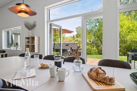 Aufenthaltsraum mit Platz für 20 im Luxusferienhaus Nr. 641.