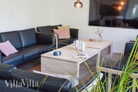 Die Couchecke im Luxusferienhaus Nr. 641 in Nordseeland.