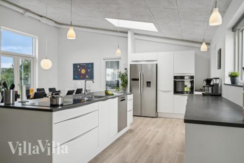 Die Küche in dem Luxusferienhaus Nr. 642 ist so gut ausgestattet, dass man problemlos Mahlzeiten für 16 Personen zubereiten kann.