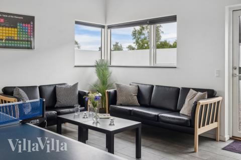 Aktivitätsraum im Luxusferienhaus Nr. 642 mit 6 Schlafzimmern und Platz für 16 Gäste.