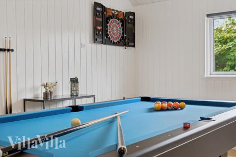 Das Luxusferienhaus 644 für 14 Personen hat einen großen Aktivitätsraum mit u. a. Billard und Darts