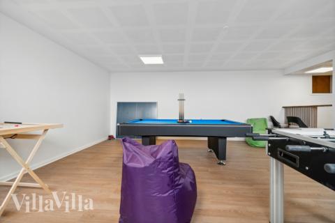 Aktivitätsraum im Luxusferienhaus Nr. 645 mit 14 Schlafzimmern und Platz für 40 Gäste.