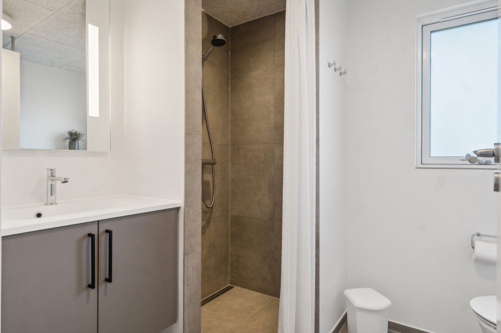 Eines der Badezimmer im Luxusferienhaus Nr. 646