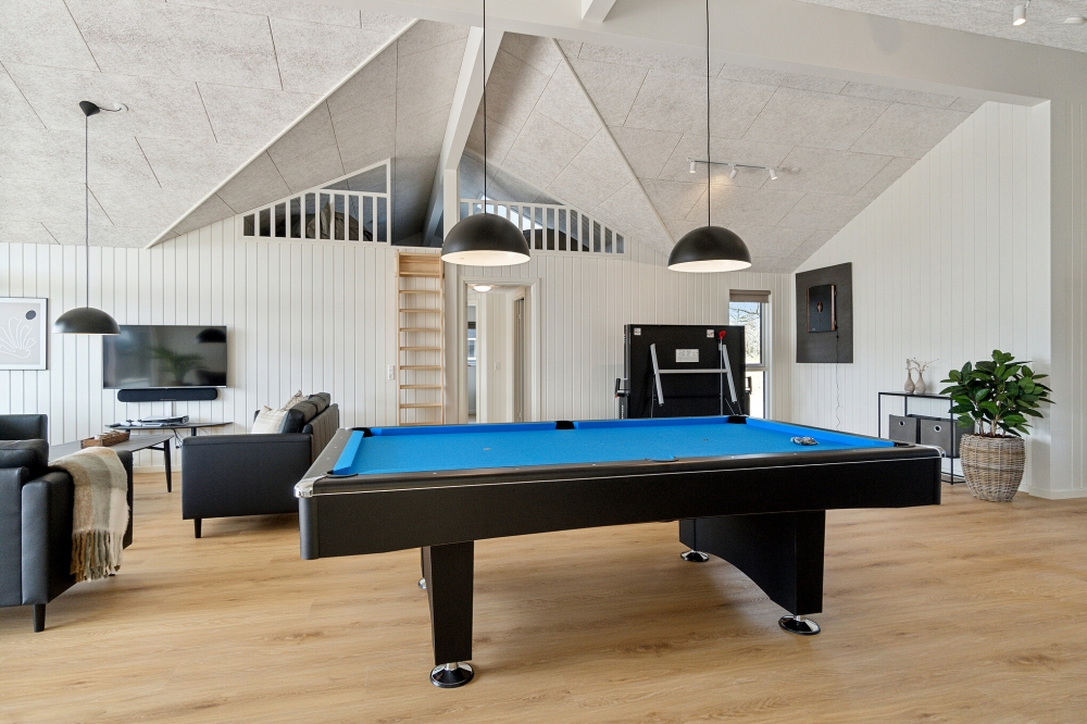 Aktivitätsraum im Luxusferienhaus Nr. 806 mit 12 Schlafzimmern und Platz für 30 Gäste.