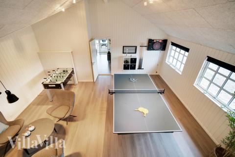 Aktivitätsraum im Luxusferienhaus Nr. 810 mit 7 Schlafzimmern und Platz für 18 Gäste.