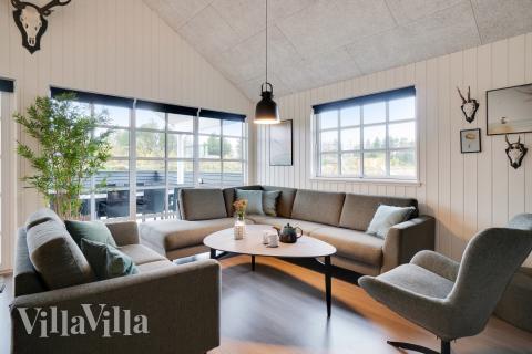 Die Couchecke im Luxusferienhaus Nr. 810 in Ostjütland.