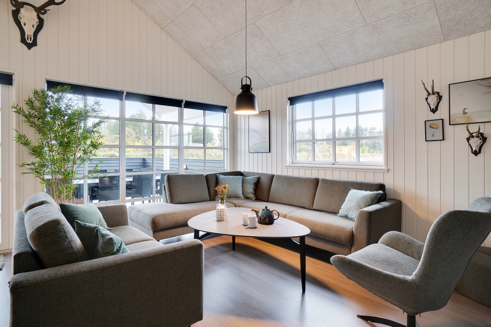 Die Couchecke im Luxusferienhaus Nr. 810 in Ostjütland.