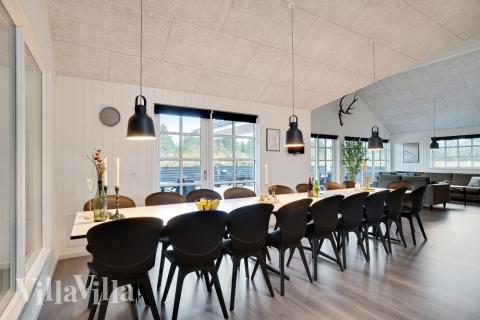 Die Küche in dem Luxusferienhaus Nr. 810 ist so gut ausgestattet, dass man problemlos Mahlzeiten für 18 Personen zubereiten kann.