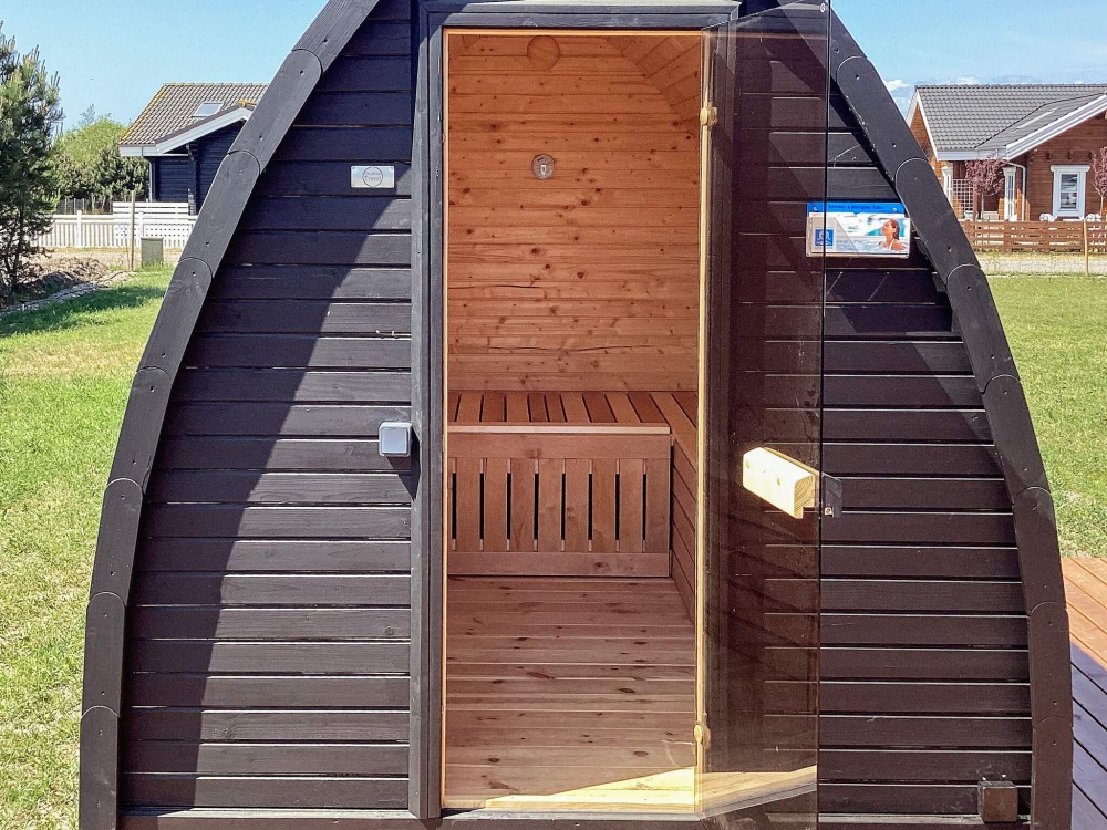 Genießen Sie die heiße Sauna im Luxusferienhaus Nr. 649 für 14 Personen
