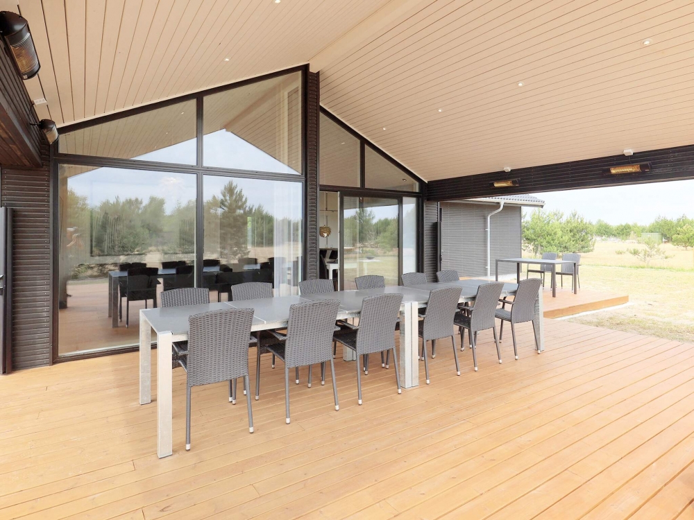 Das Luxusferienhaus Nr. 649 hat eine tolle Terrasse, die mit hochwertigen Gartenmöbeln für 14 Personen ausgestattet ist.