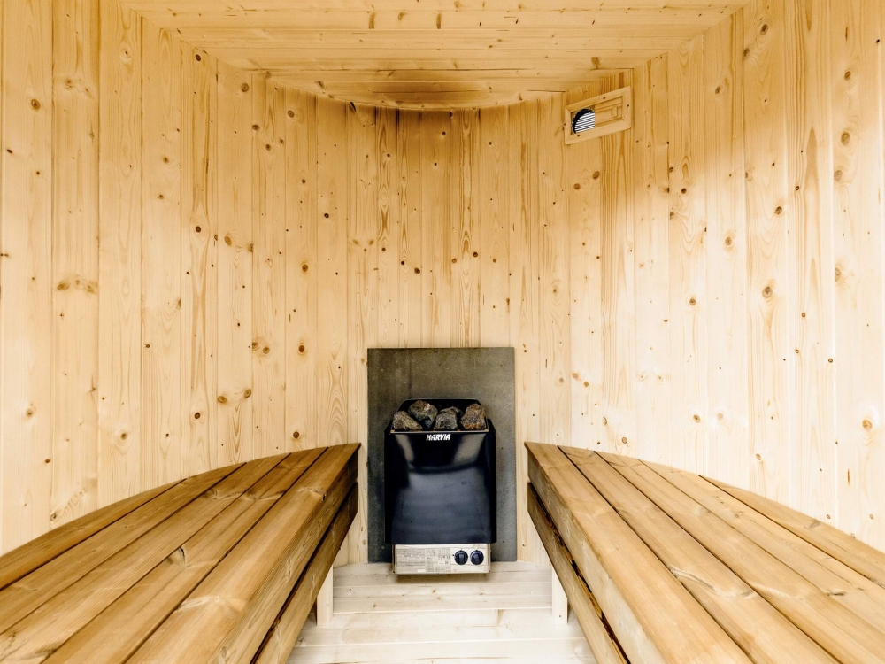 Genießen Sie die heiße Sauna im Luxusferienhaus Nr. 650 für 10 Personen
