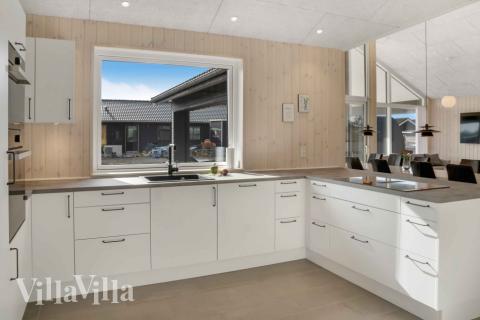 Gut ausgestattete Küche im Luxusferienhaus Nr. 661 in Lolland/Falster/Mön.