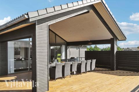 Große Terrasse am Luxusferienhaus Nr. 661 in Lolland/Falster/Mön.