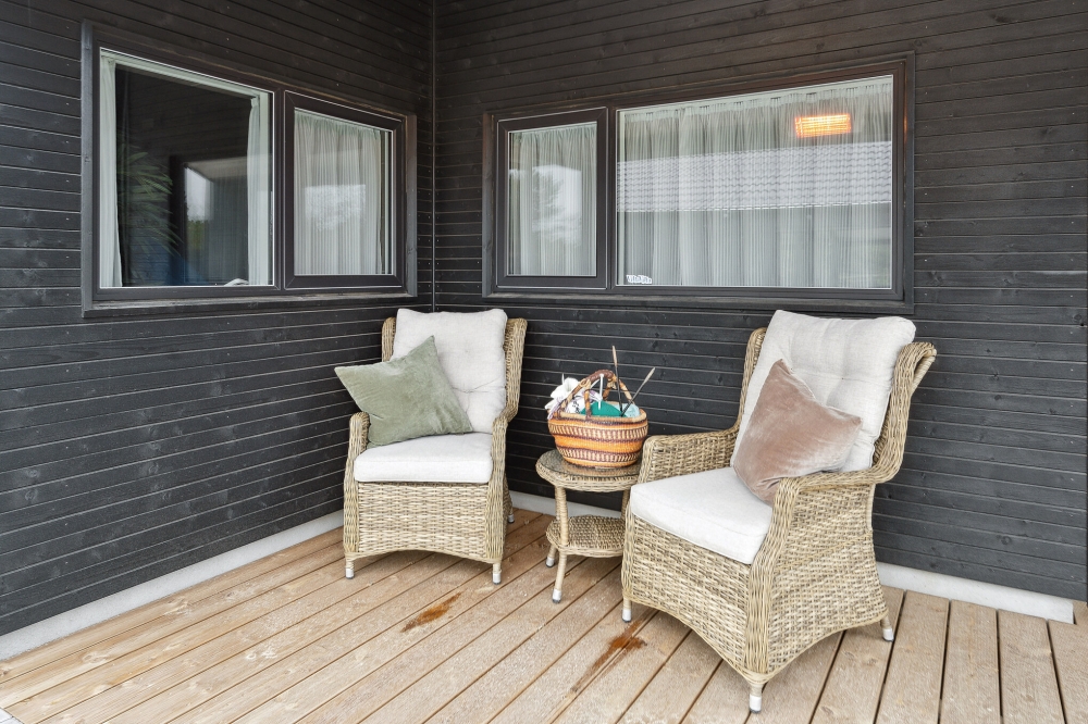 Auf der Terrasse des Ferienhauses Nr. 663 ist Platz für 18 Personen.